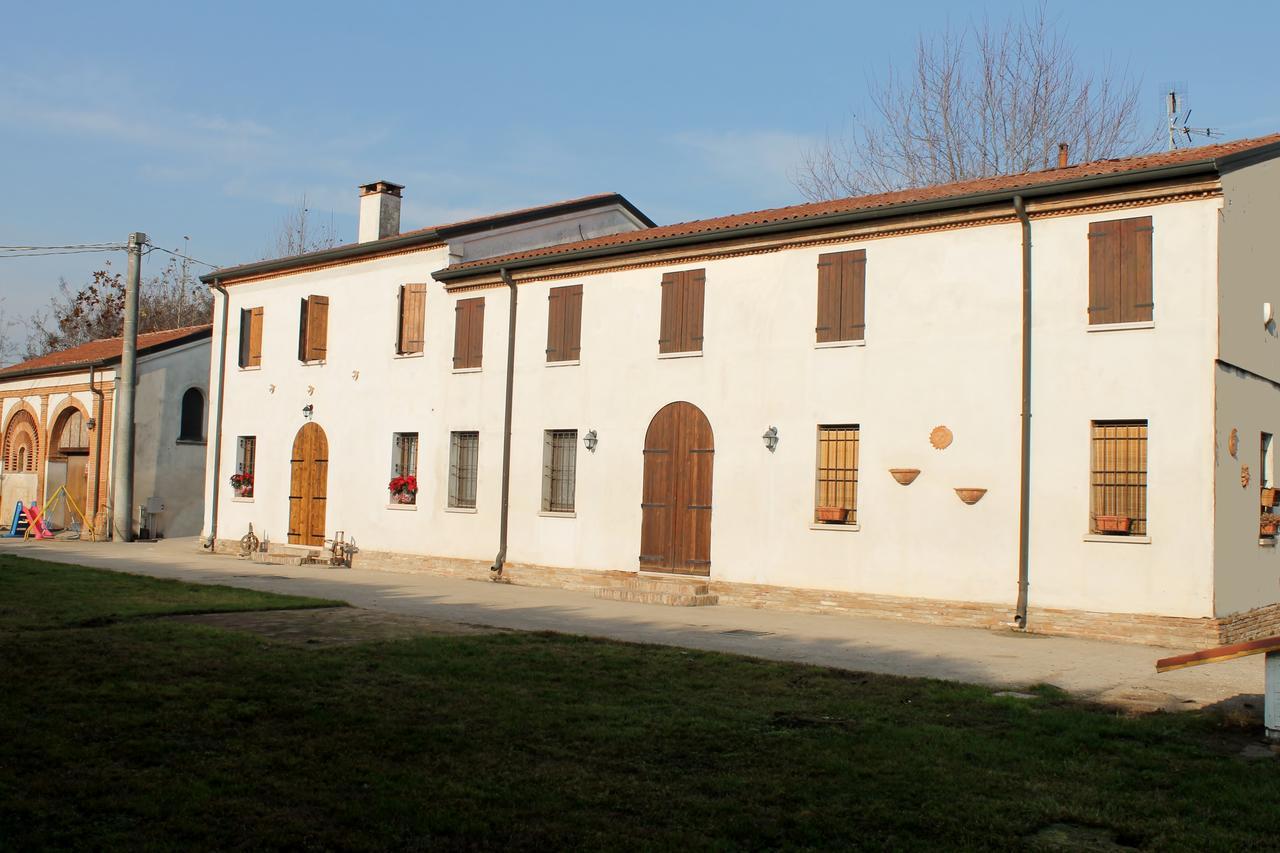 La Casa Delle Rondini Bed & Breakfast Roncoferraro Luaran gambar