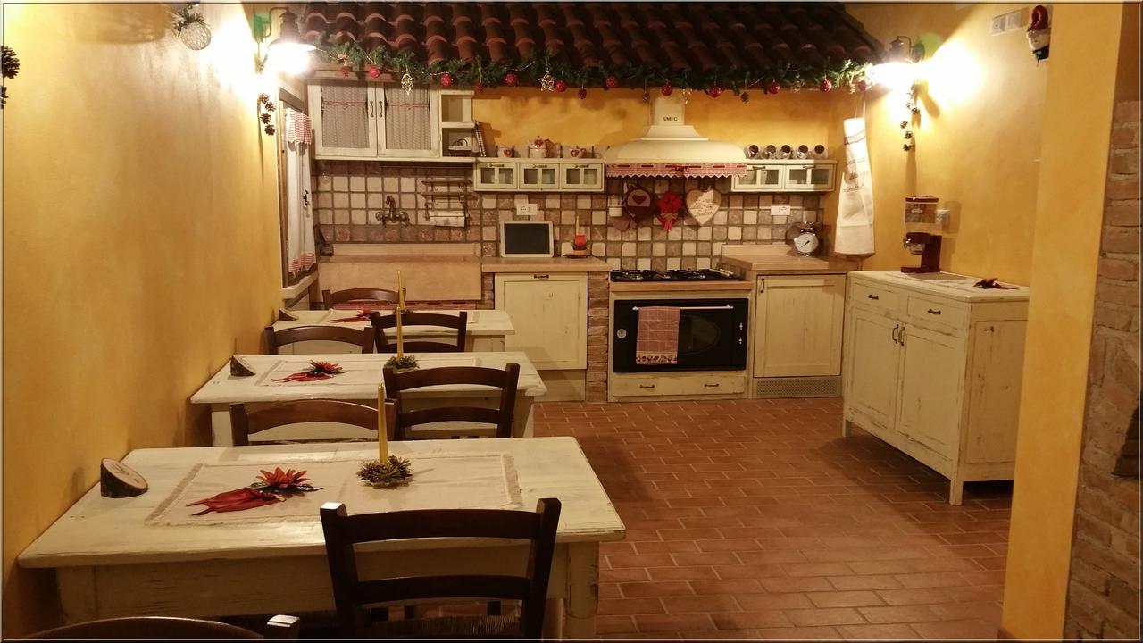 La Casa Delle Rondini Bed & Breakfast Roncoferraro Luaran gambar