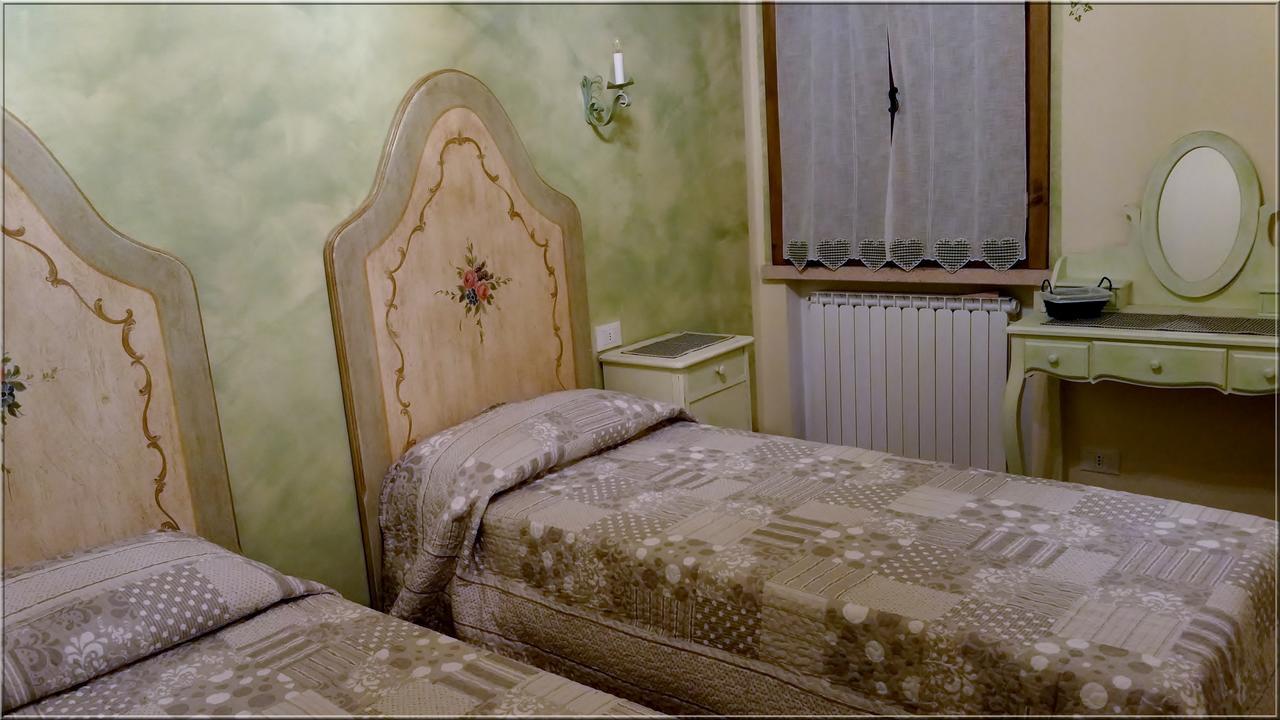 La Casa Delle Rondini Bed & Breakfast Roncoferraro Luaran gambar