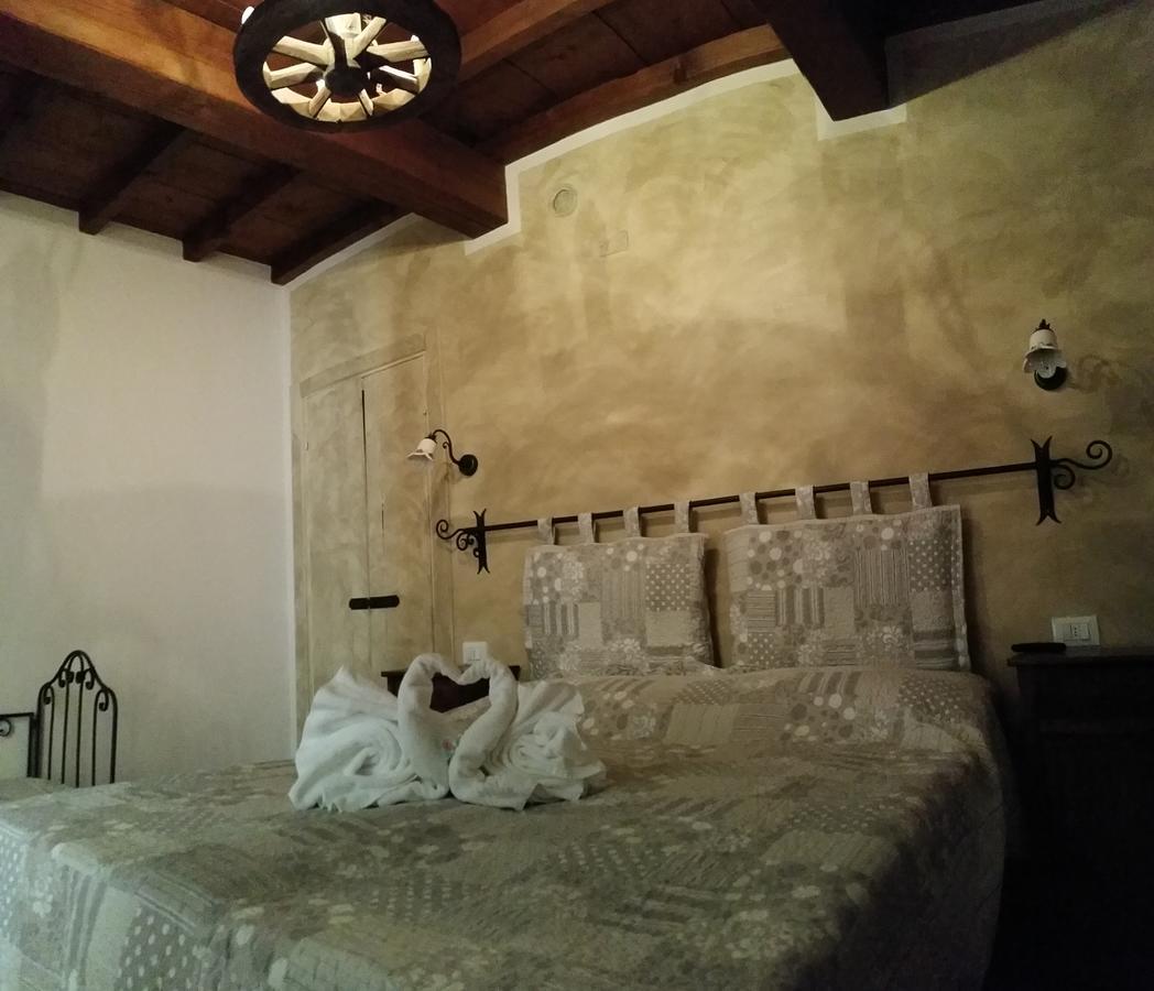 La Casa Delle Rondini Bed & Breakfast Roncoferraro Luaran gambar