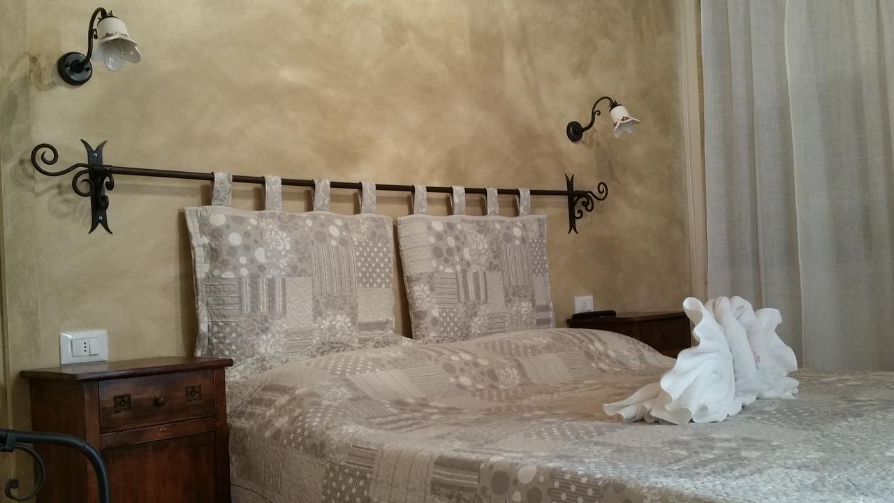La Casa Delle Rondini Bed & Breakfast Roncoferraro Luaran gambar