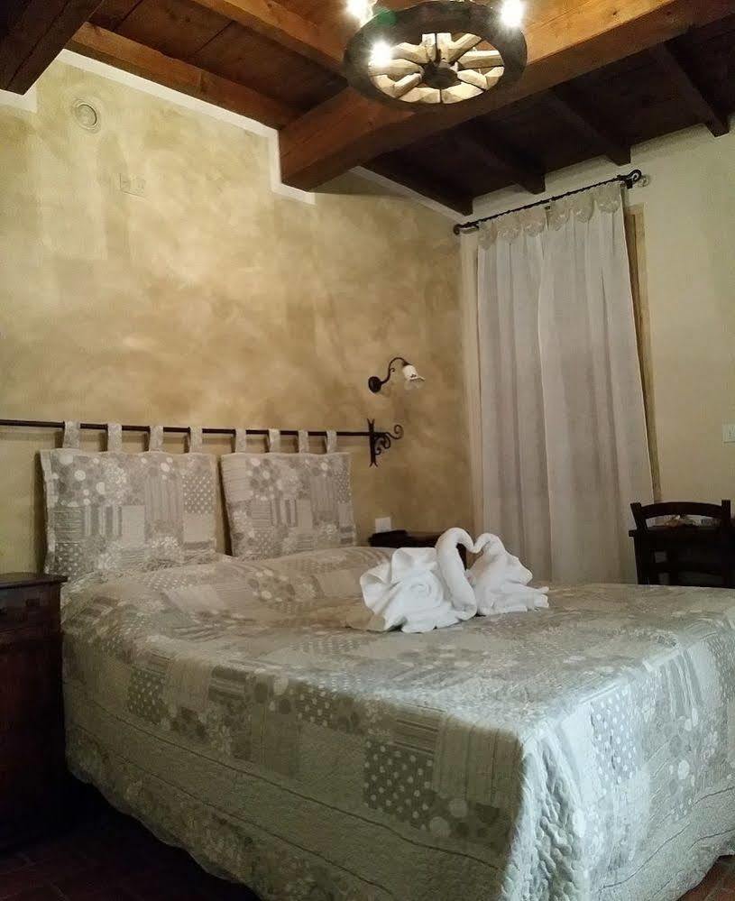 La Casa Delle Rondini Bed & Breakfast Roncoferraro Luaran gambar