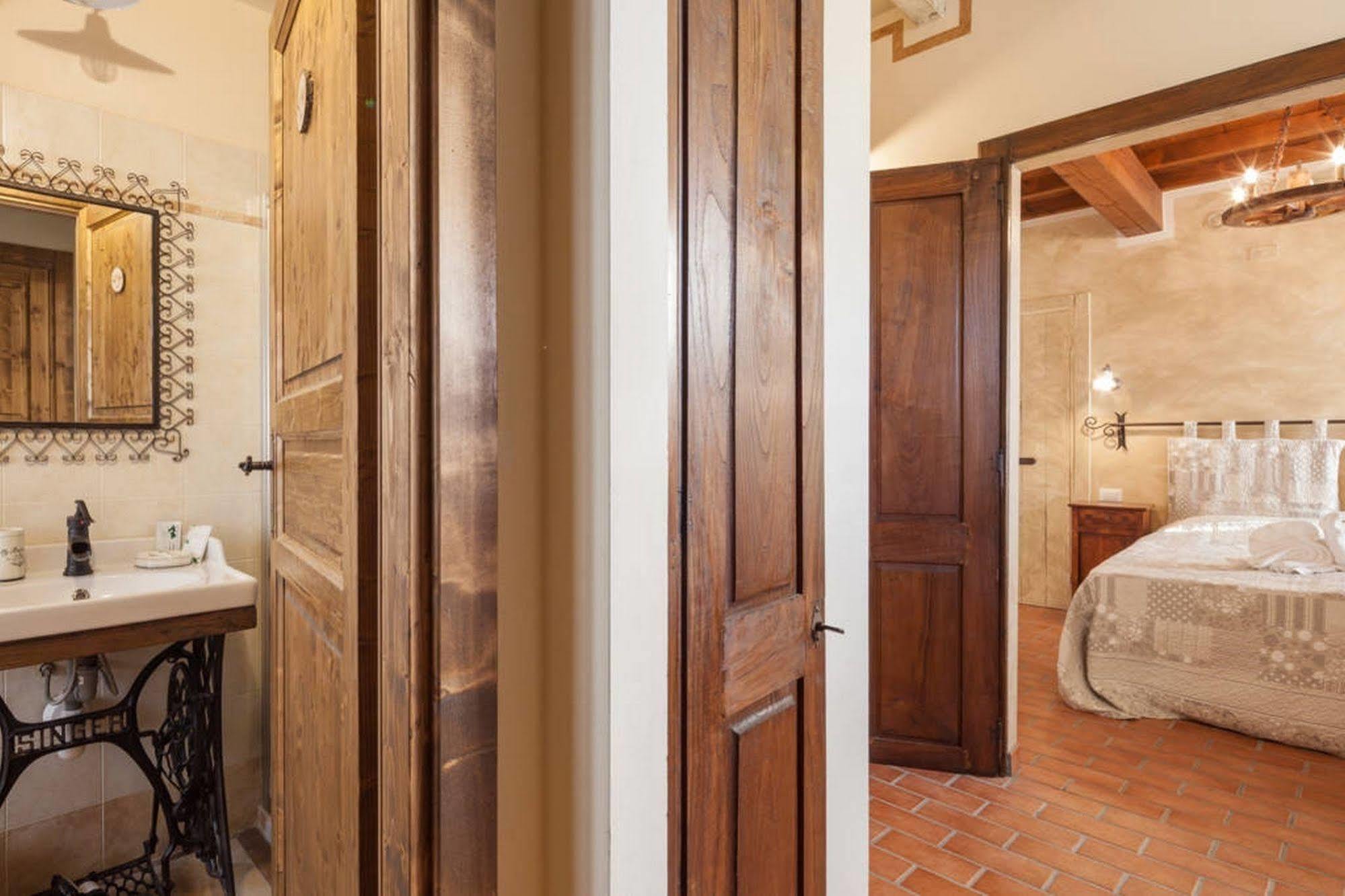 La Casa Delle Rondini Bed & Breakfast Roncoferraro Luaran gambar