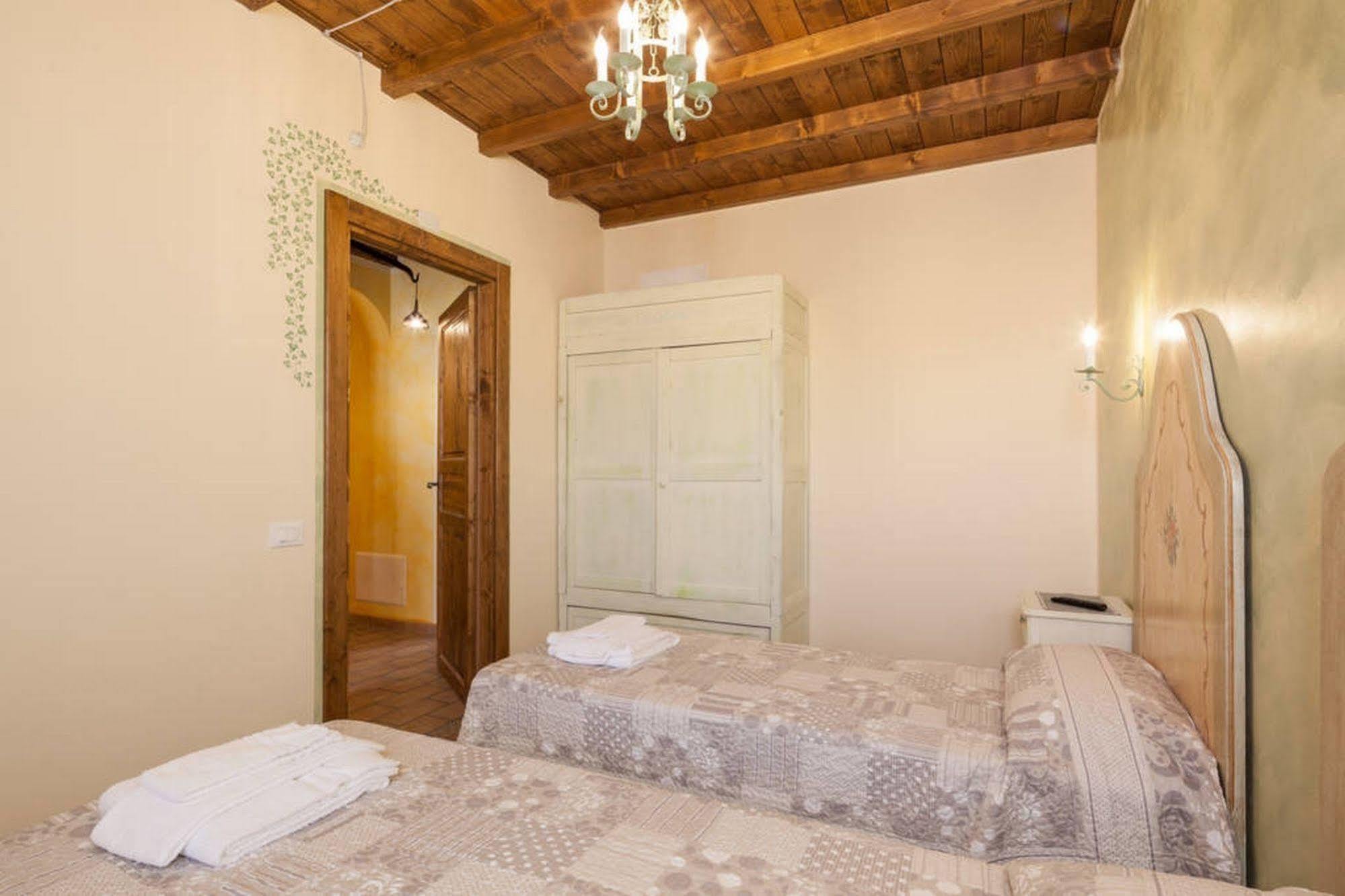 La Casa Delle Rondini Bed & Breakfast Roncoferraro Luaran gambar
