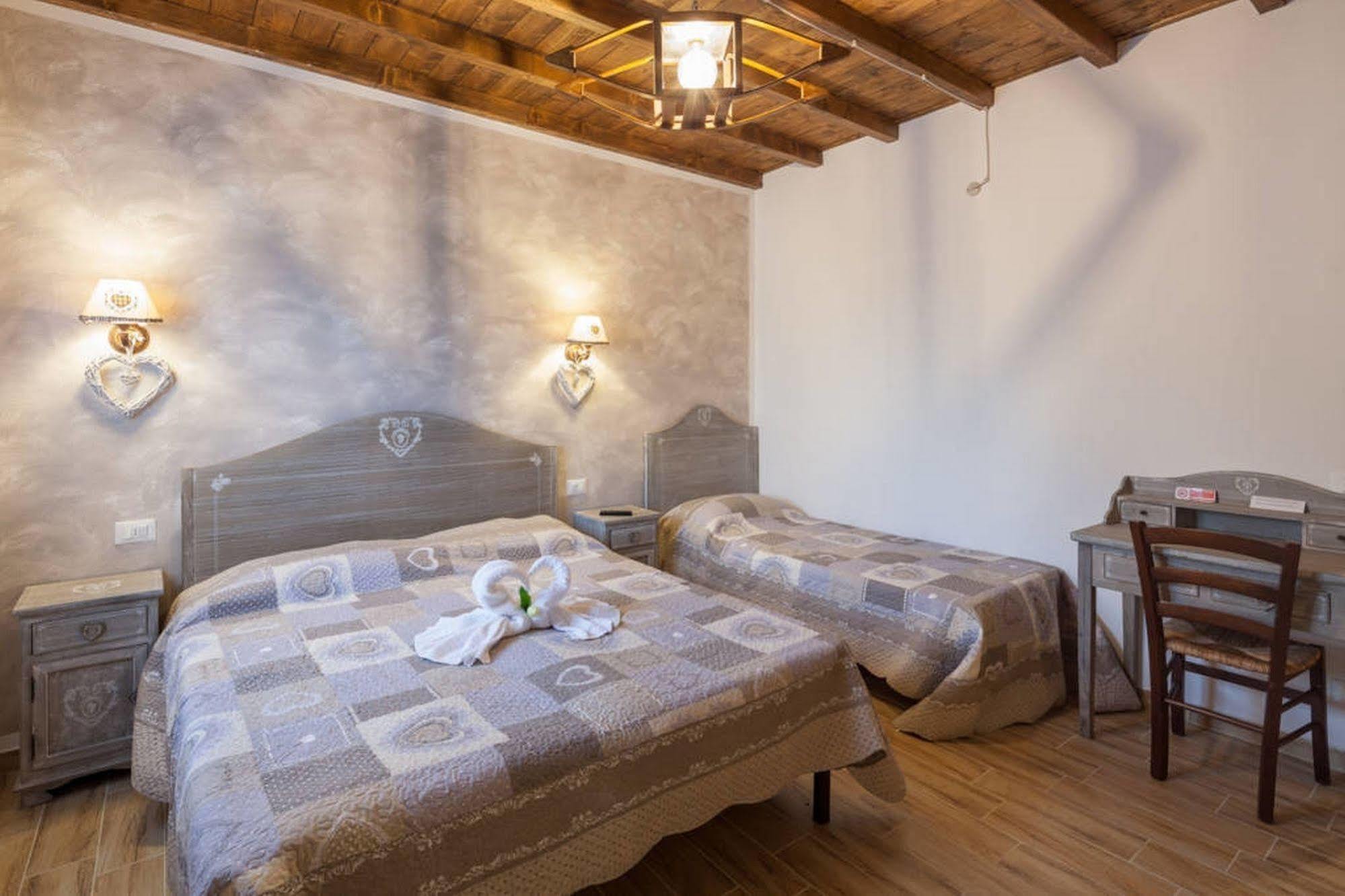 La Casa Delle Rondini Bed & Breakfast Roncoferraro Luaran gambar