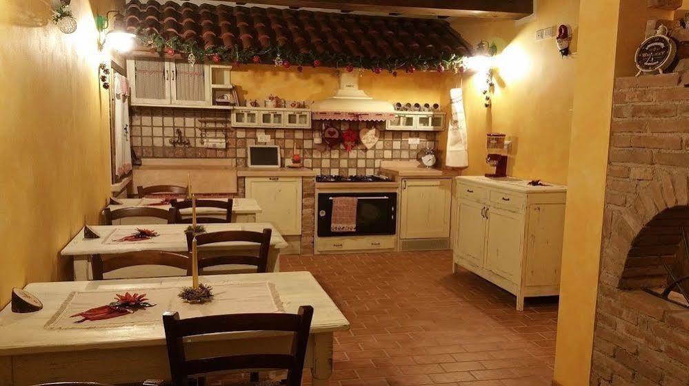 La Casa Delle Rondini Bed & Breakfast Roncoferraro Luaran gambar