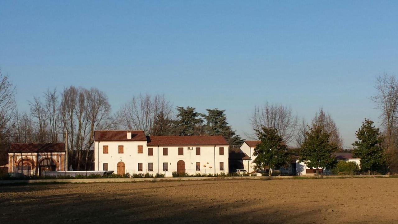 La Casa Delle Rondini Bed & Breakfast Roncoferraro Luaran gambar