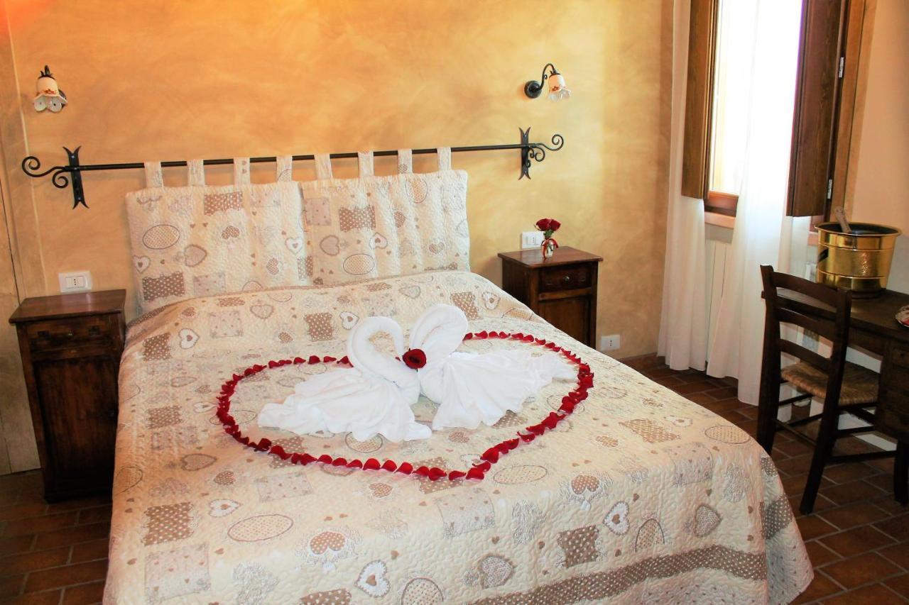La Casa Delle Rondini Bed & Breakfast Roncoferraro Luaran gambar